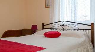 Гостиница На Андреевском Феодосия Двухместный номер с 1 двуспальной кроватью и дополнительной кроватью-6
